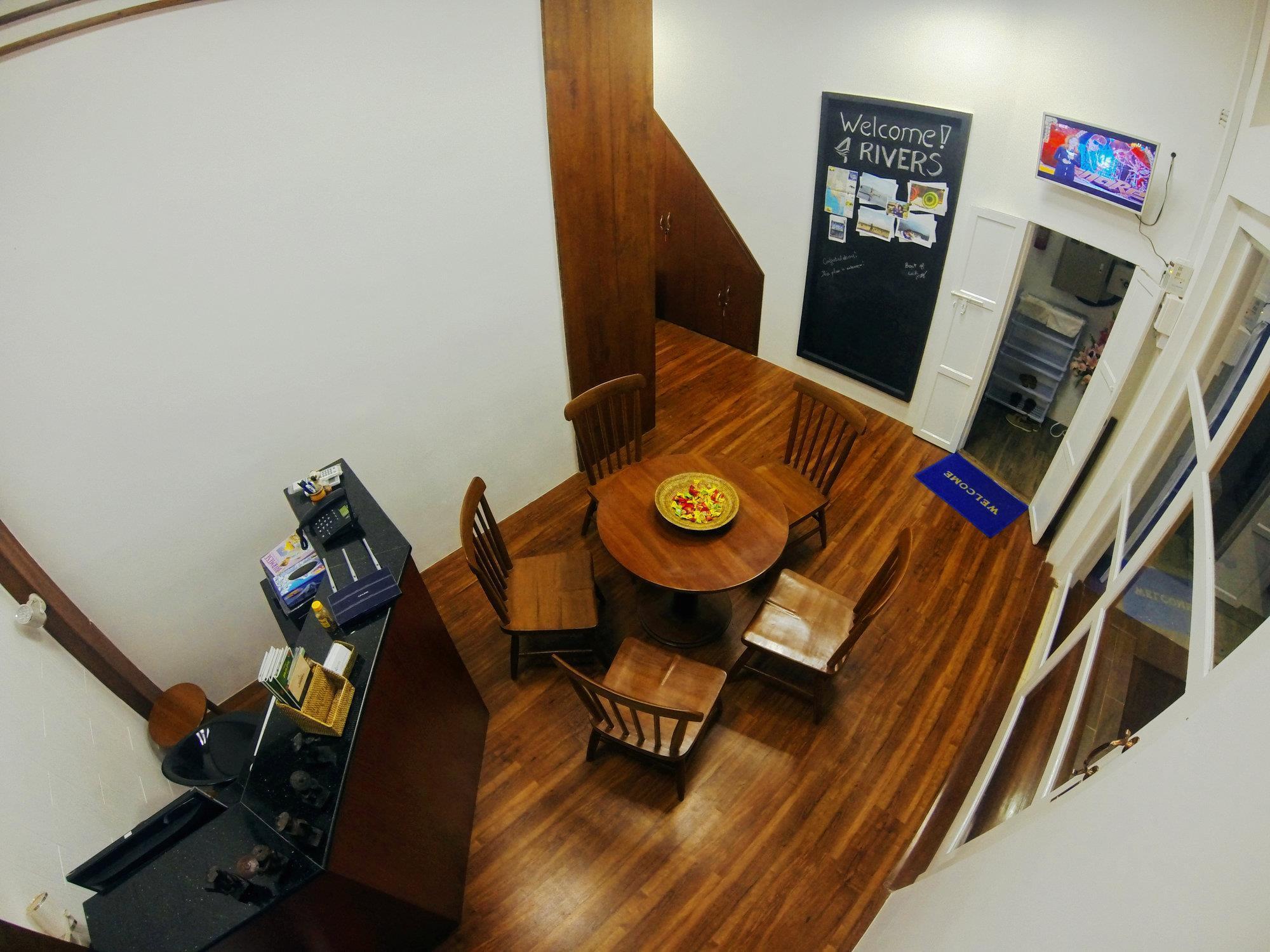 יאנגון Four Rivers Youth Hostel מראה חיצוני תמונה
