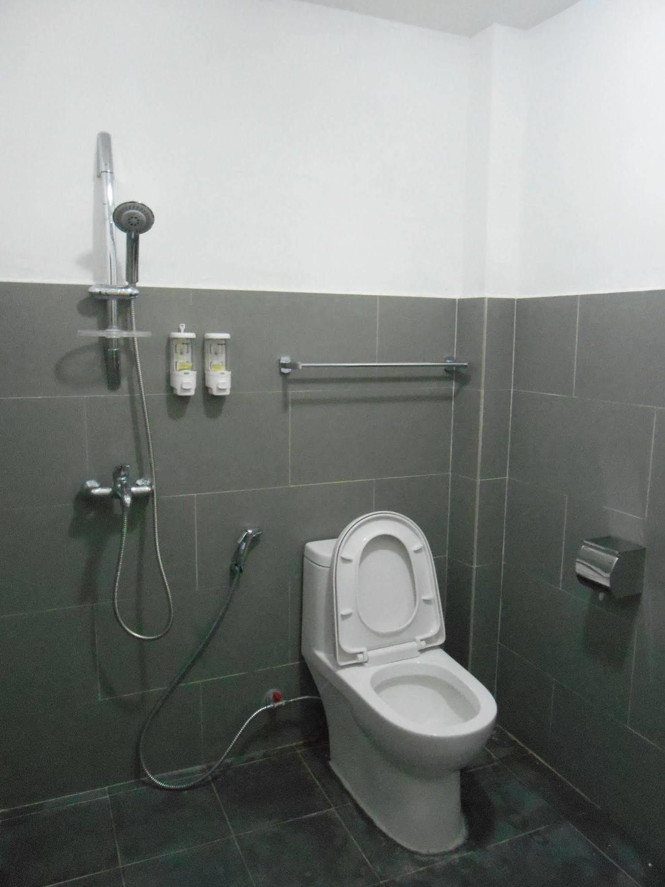 יאנגון Four Rivers Youth Hostel מראה חיצוני תמונה