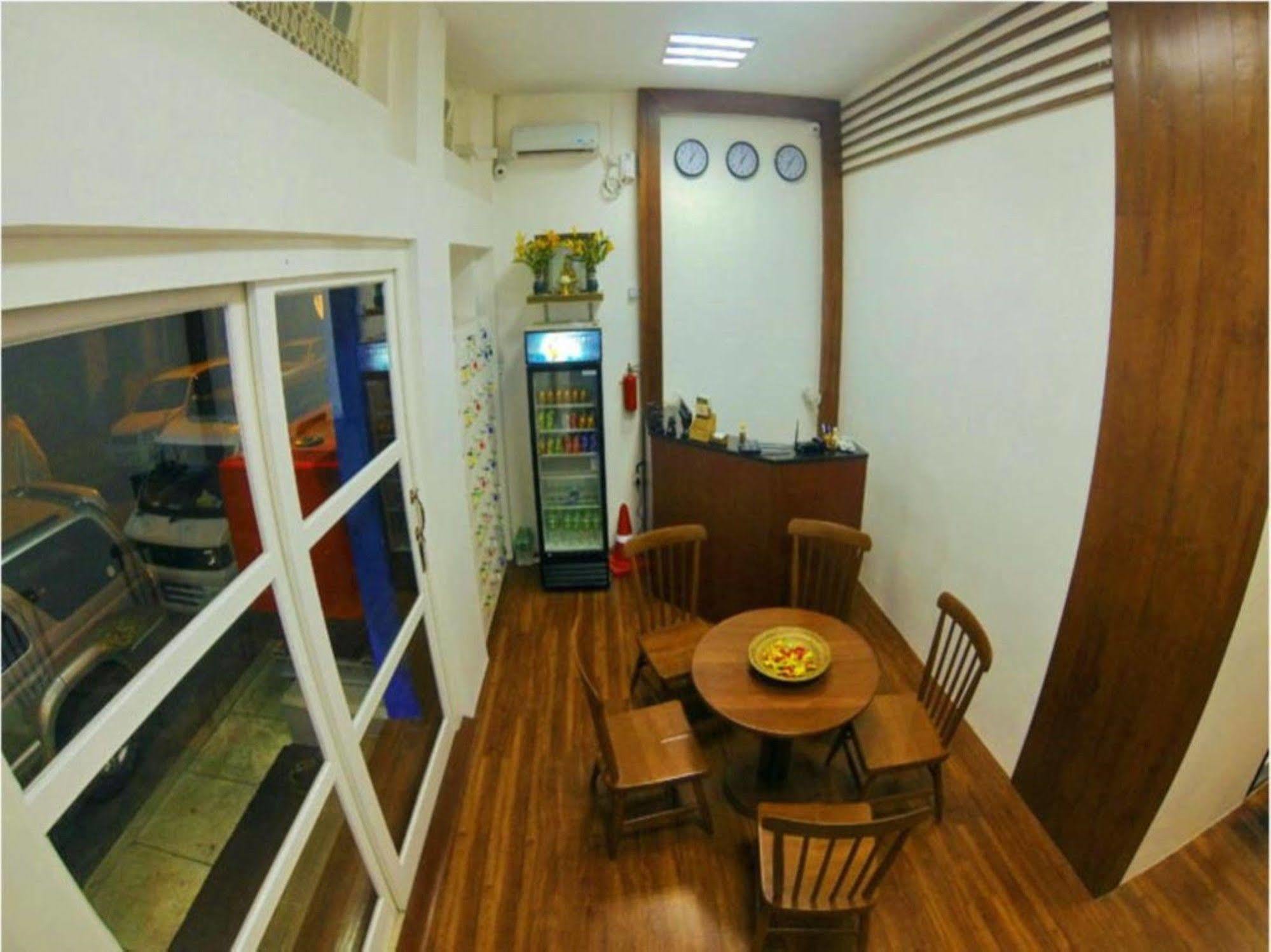 יאנגון Four Rivers Youth Hostel מראה חיצוני תמונה